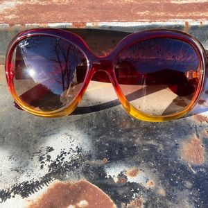 Ray-Ban Jackie Ohh sunglasses w/ Ombré finish.